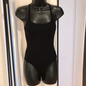 Forever 21 black strap mesh active tank bo…